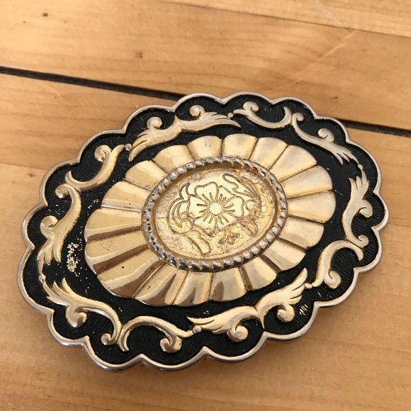 Accessories - Western Rose Oval Brass Belt Buckle with Scalloped Edge Vintage Boho